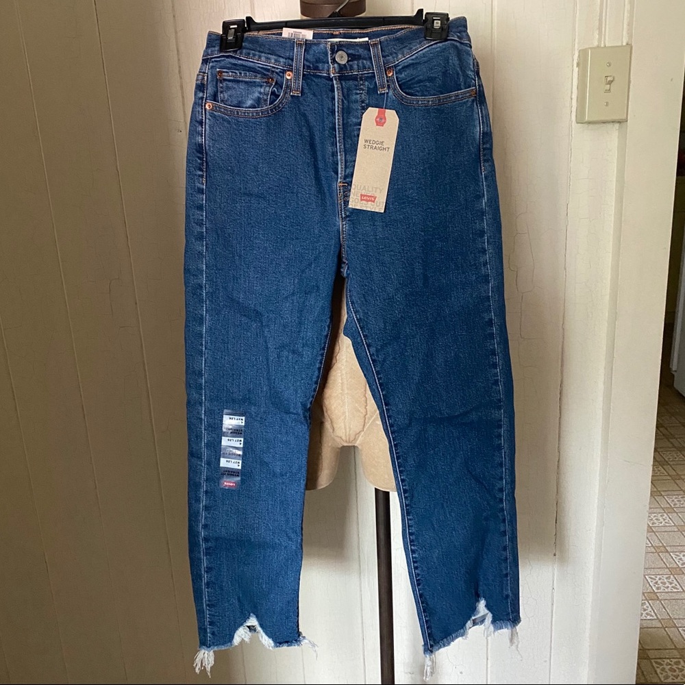 LEVIS WEDGIE STRAIGHT sz 4M 27 Jeans Button Fly